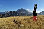 06 Esibizione di yoga sui pascoli del Monte Campo 